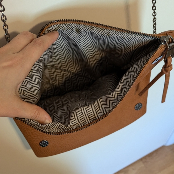 Moda Luxe Melodie Tan Faux Leather Crossbody Clutch - Picture 6 of 11